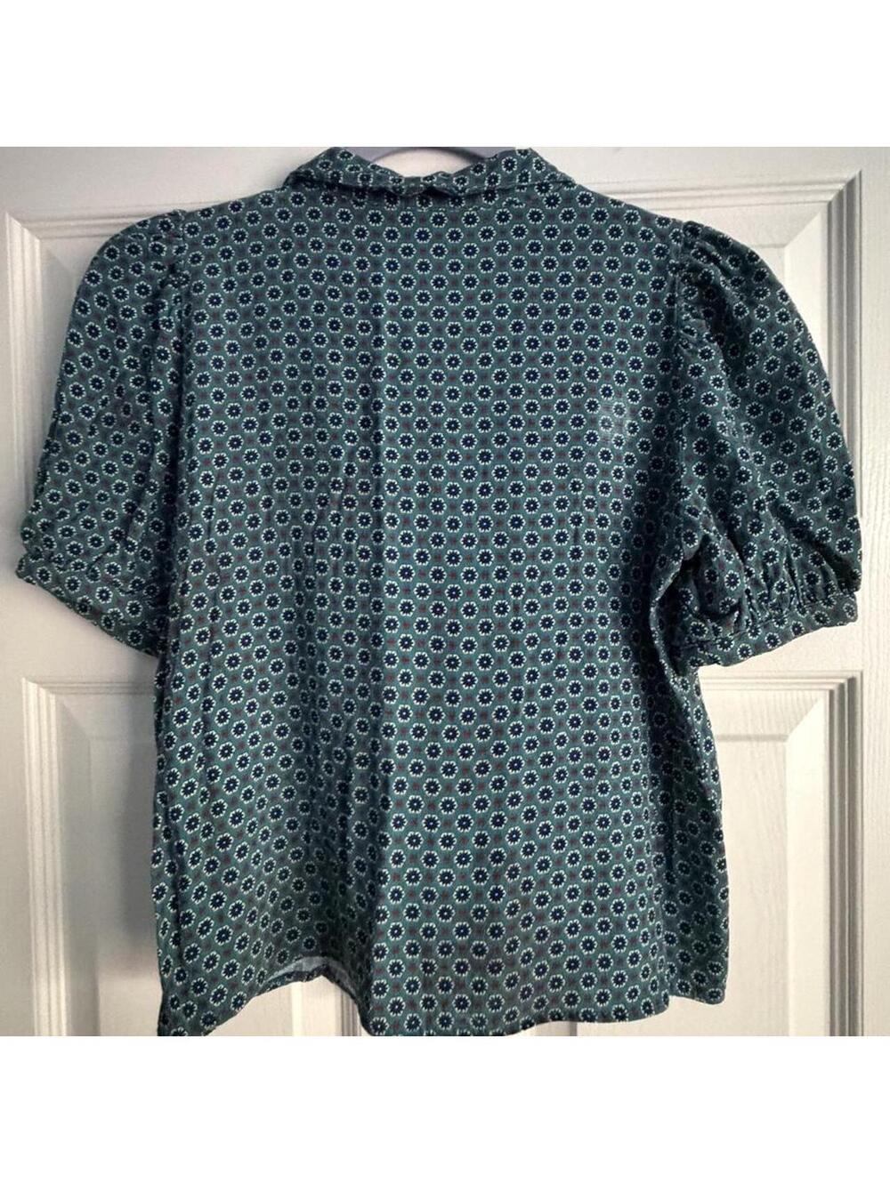 Zara green blouse with white geometric pattern, size XS #geometric #workwear - Picture 2 of 4